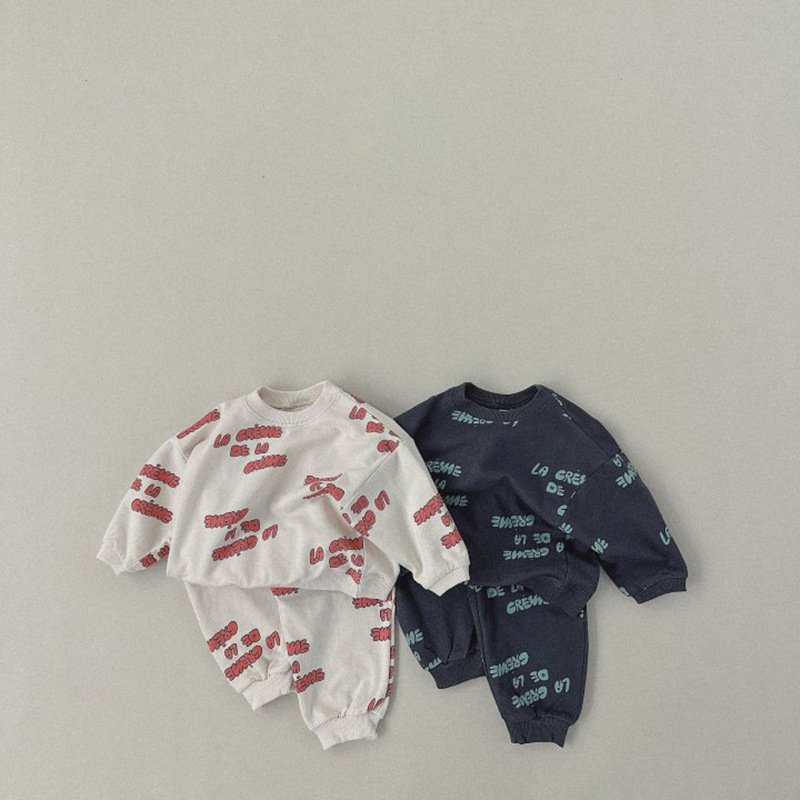 Running Gear Kids - طقم سويت شيرت وبنطال مطبوع عليه