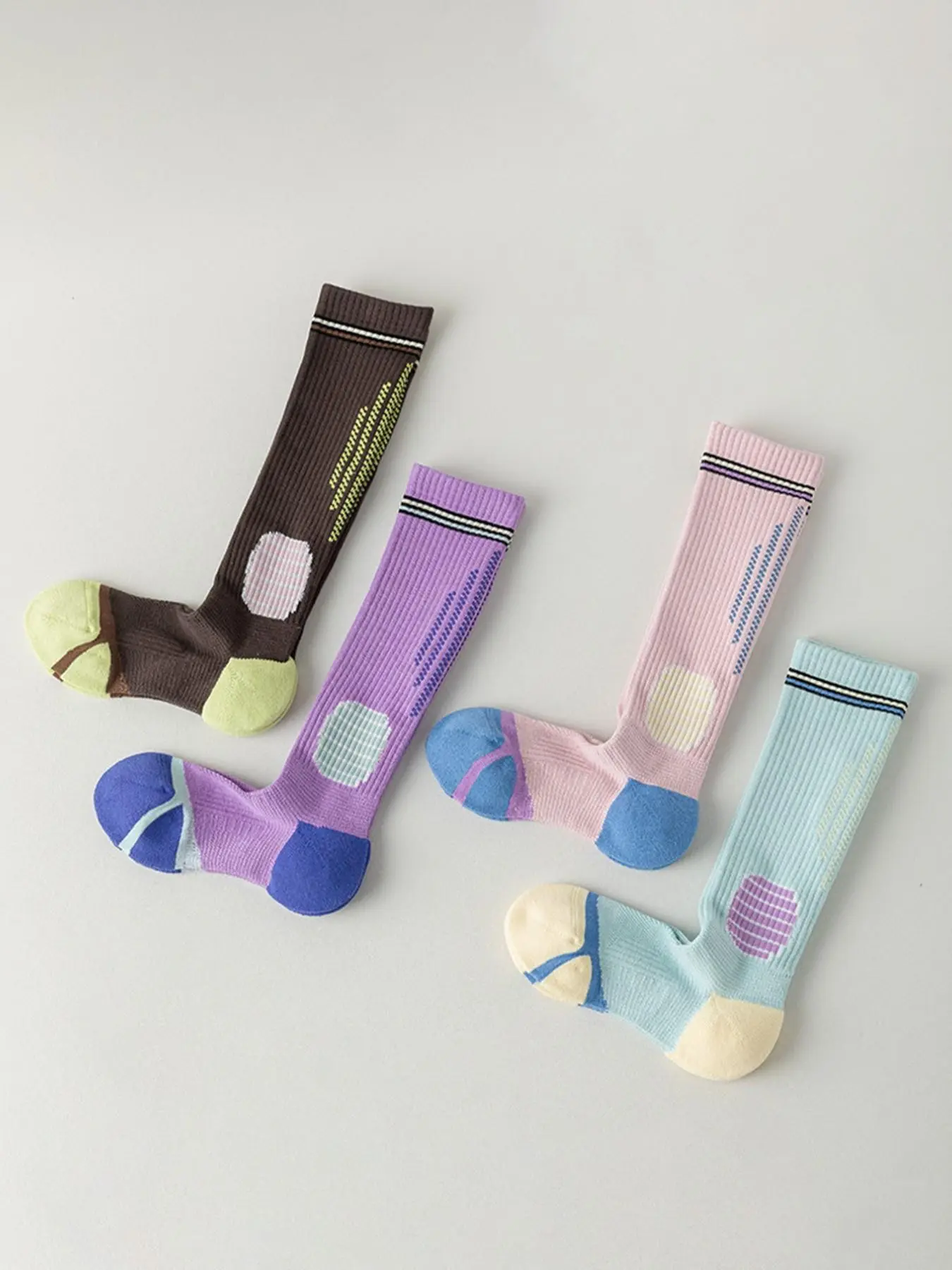 4 أزواج من جوارب الضغط الرياضي - مراجعة Sports Socks وسعره